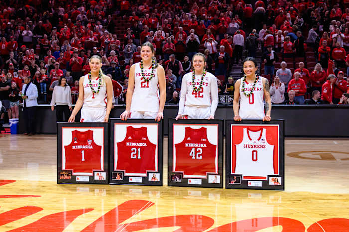 22_seniors_WBBvsMinnesota0224